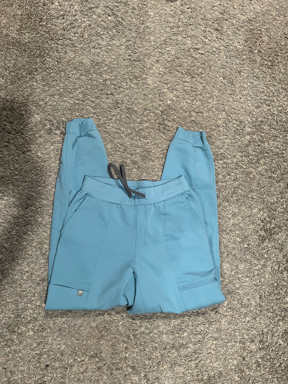 Fabletics Scrub Set - Picture 5 of 7